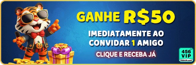 Jogador animado em mesa de slot games online